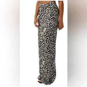 Lita fluid print tie waist pants.